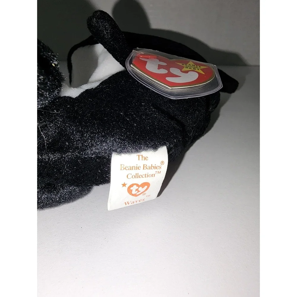 Ty Beanie Babies Waves The Whale Red Star‎ Tag